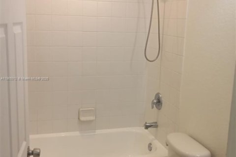 Adosado en alquiler en North Lauderdale, Florida, 3 dormitorios, 118.91 m2 № 1893249 - foto 8