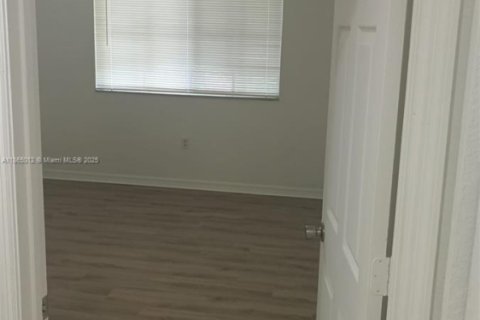 Adosado en alquiler en North Lauderdale, Florida, 3 dormitorios, 118.91 m2 № 1893249 - foto 9