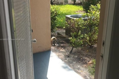 Adosado en alquiler en North Lauderdale, Florida, 3 dormitorios, 118.91 m2 № 1893249 - foto 16