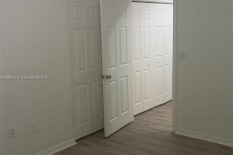 Adosado en alquiler en North Lauderdale, Florida, 3 dormitorios, 118.91 m2 № 1893249 - foto 4