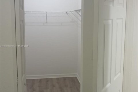 Adosado en alquiler en North Lauderdale, Florida, 3 dormitorios, 118.91 m2 № 1893249 - foto 5