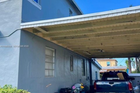 Propiedad comercial en venta en Miami, Florida, 206.24 m2 № 2003183 - foto 5