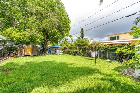 Propiedad comercial en venta en Miami, Florida, 206.24 m2 № 2003183 - foto 11