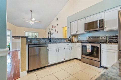Villa ou maison à vendre à Orlando, Floride: 3 chambres, 204.2 m2 № 2152345 - photo 9