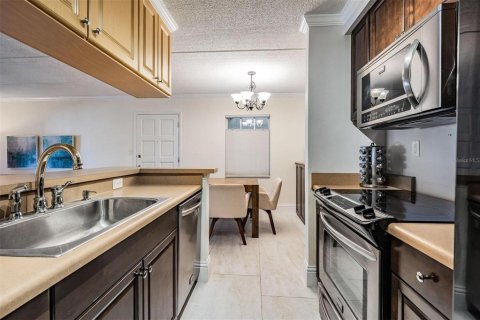 Condo in Tampa, Florida, 2 bedrooms  № 1581202 - photo 12