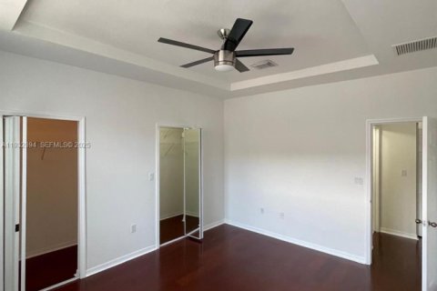 Снять в аренду таунхаус в Майами, Флорида 3 спальни, 134.89м2, № 1990636 - фото 5