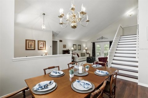 House in Orlando, Florida 5 bedrooms, 274.34 sq.m. № 1746459 - photo 12
