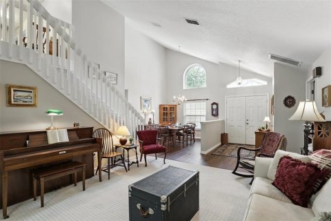 House in Orlando, Florida 5 bedrooms, 274.34 sq.m. № 1746459 - photo 10