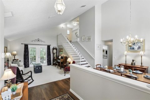House in Orlando, Florida 5 bedrooms, 274.34 sq.m. № 1746459 - photo 8