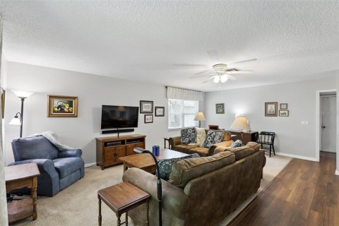 House in Orlando, Florida 5 bedrooms, 274.34 sq.m. № 1746459 - photo 27