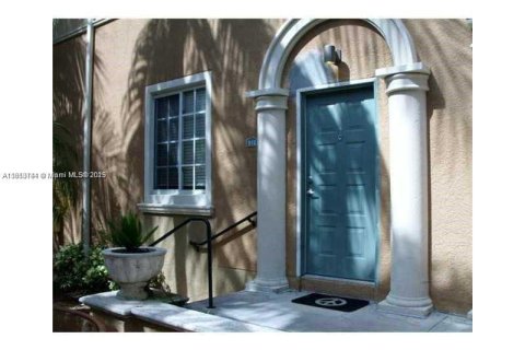 Copropriété à vendre à Aventura, Floride: 2 chambres, 117.99 m2 № 1968941 - photo 2