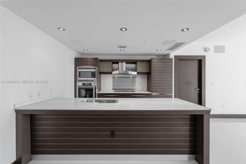Купить кондоминиум в Майами, Флорида 2 спальни, 139.35м2, № 2051633 - фото 13