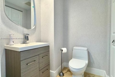 Купить кондоминиум в Халландейл-Бич, Флорида 1 спальня, 85.01м2, № 1842555 - фото 12