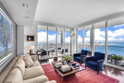 Кондоминиум с 3 спальнями в Майами, Флорида № 2048490