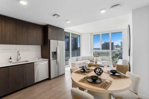 Appartement à louer à Miami, Floride: 2 chambres, 105.44 m2 № 2078024 - photo 3