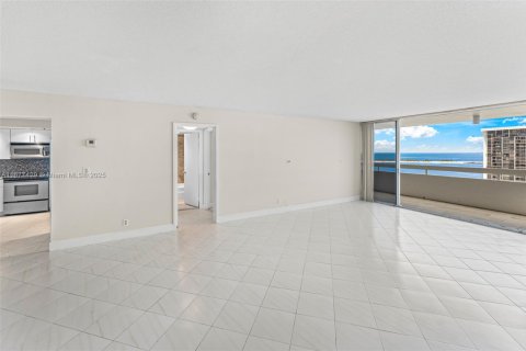 Copropriété à vendre à Miami, Floride: 2 chambres, 122.26 m2 № 1406139 - photo 2