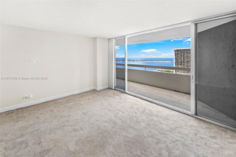 Copropriété à vendre à Miami, Floride: 2 chambres, 122.26 m2 № 1406139 - photo 11