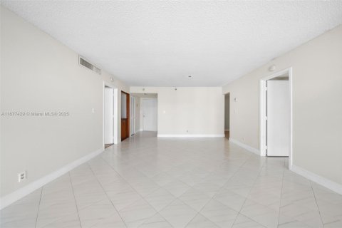 Copropriété à vendre à Miami, Floride: 2 chambres, 122.26 m2 № 1406139 - photo 4