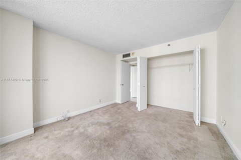 Copropriété à vendre à Miami, Floride: 2 chambres, 122.26 m2 № 1406139 - photo 17