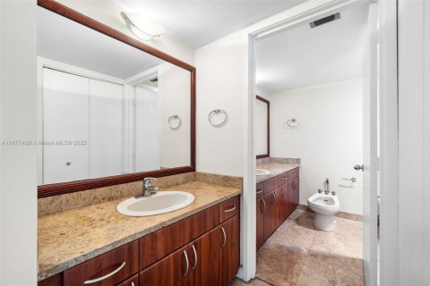 Copropriété à vendre à Miami, Floride: 2 chambres, 122.26 m2 № 1406139 - photo 13