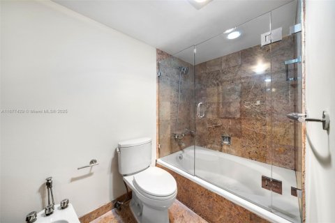 Copropriété à vendre à Miami, Floride: 2 chambres, 122.26 m2 № 1406139 - photo 14