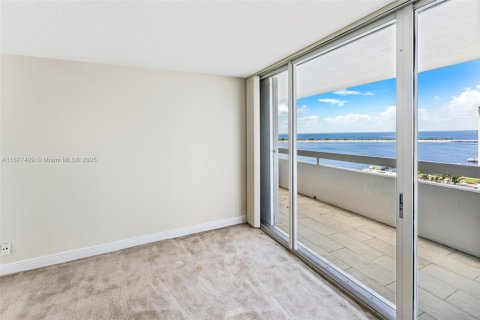 Copropriété à vendre à Miami, Floride: 2 chambres, 122.26 m2 № 1406139 - photo 15