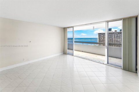 Copropriété à vendre à Miami, Floride: 2 chambres, 122.26 m2 № 1406139 - photo 20