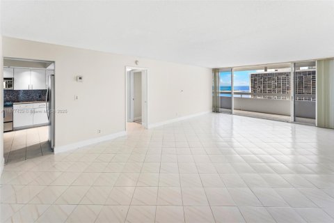 Copropriété à vendre à Miami, Floride: 2 chambres, 122.26 m2 № 1406139 - photo 10