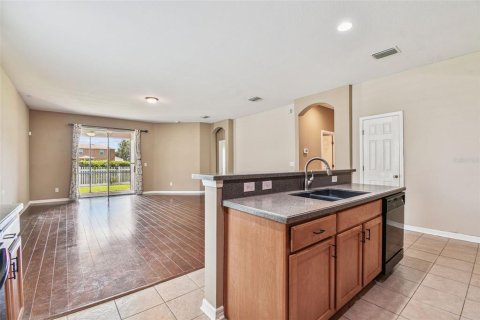 House in Wesley Chapel, Florida 3 bedrooms, 184.5 sq.m. № 1853828 - photo 17