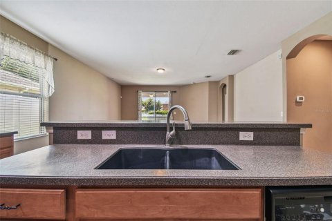 House in Wesley Chapel, Florida 3 bedrooms, 184.5 sq.m. № 1853828 - photo 18