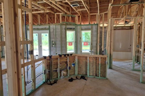 House in Punta Gorda, Florida 4 bedrooms, 210.42 sq.m. № 1734382 - photo 9