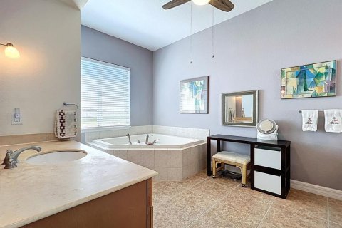 Adosado en venta en Tarpon Springs, Florida, 3 dormitorios, 222.97 m2 № 1631973 - foto 30