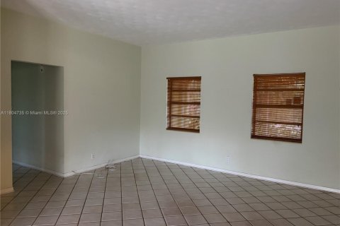 Villa ou maison à louer à South Miami, Floride: 3 chambres, 133.04 m2 № 1959680 - photo 5