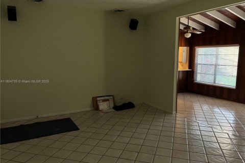 Villa ou maison à louer à South Miami, Floride: 3 chambres, 133.04 m2 № 1959680 - photo 2