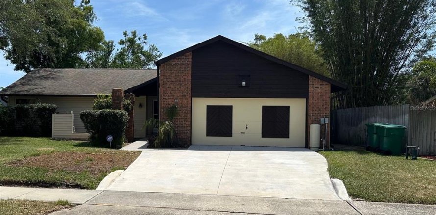 House in Palm Harbor, Florida 3 bedrooms, 153.47 sq.m. № 1718970