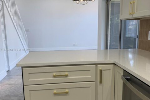 Casa en venta en Dania Beach, Florida, 3 dormitorios, 115.01 m2 № 1993730 - foto 14