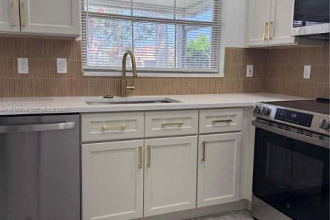 Casa en venta en Dania Beach, Florida, 3 dormitorios, 115.01 m2 № 1993730 - foto 13