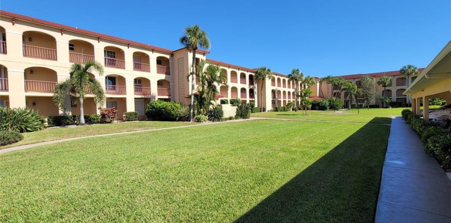 Condo in Punta Gorda, Florida, 2 bedrooms № 1767875