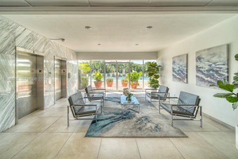 Copropriété à vendre à Hallandale Beach, Floride: 2 chambres, 120.77 m2 № 2153957 - photo 5
