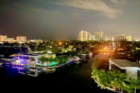 Copropriété à vendre à Hallandale Beach, Floride: 2 chambres, 120.77 m2 № 2153957 - photo 9