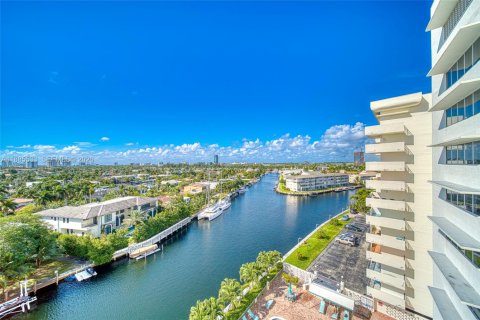 Copropriété à vendre à Hallandale Beach, Floride: 2 chambres, 120.77 m2 № 2153957 - photo 8