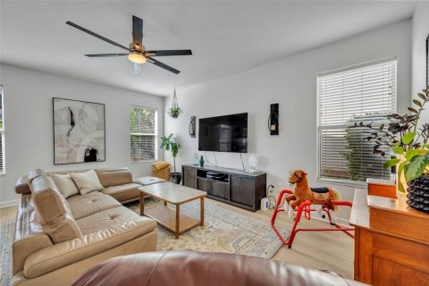 House in Mount Dora, Florida 4 bedrooms, 246.75 sq.m. № 2101629 - photo 20