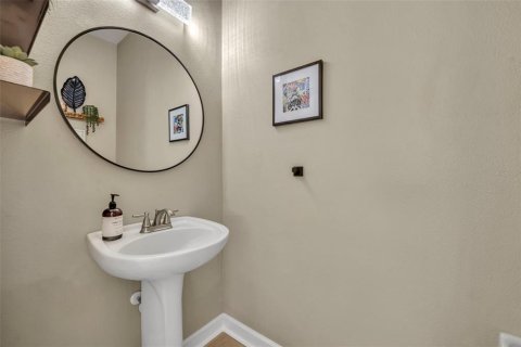 House in Mount Dora, Florida 4 bedrooms, 246.75 sq.m. № 2101629 - photo 24