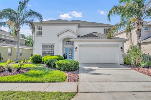 House in Mount Dora, Florida 4 bedrooms, 246.75 sq.m. № 2101629 - photo 2