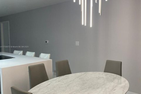 Copropriété à louer à Miami, Floride: 3 chambres, 204.76 m2 № 1860481 - photo 9