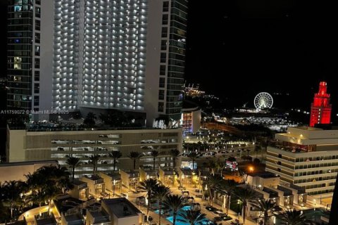 Copropriété à louer à Miami, Floride: 3 chambres, 204.76 m2 № 1860481 - photo 1