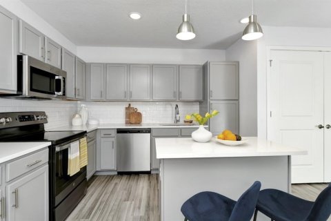 Apartamento en alquiler en Apopka, Florida, 3 dormitorios, 127.74 m2 № 1724923 - foto 2