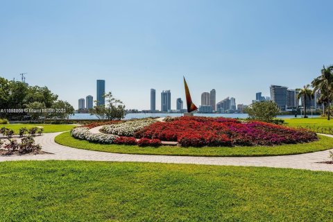 Condominio en venta en Aventura, Florida, 1 dormitorio, 74.32 m2 № 1689472 - foto 20