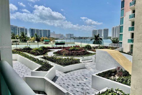 Condominio en venta en Aventura, Florida, 1 dormitorio, 74.32 m2 № 1689472 - foto 3
