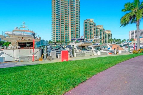 Condominio en venta en Aventura, Florida, 1 dormitorio, 74.32 m2 № 1689472 - foto 16